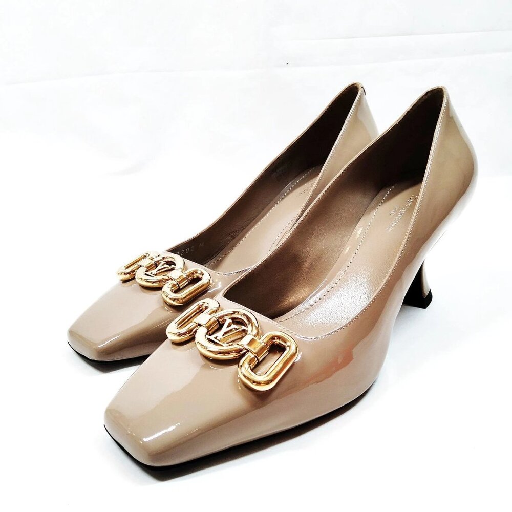 Louis Vuitton Pumps Women Beiges PU leather 400-053025